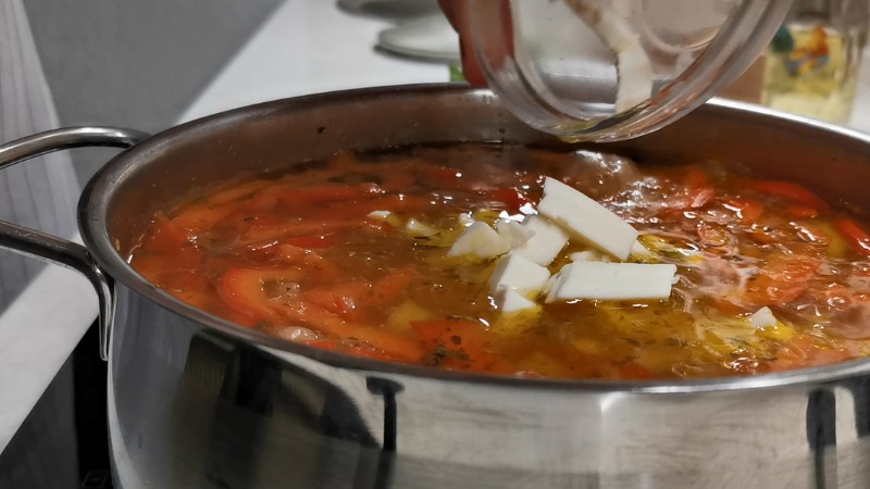 Набридли всі старі супи, приготуйте суп по-новому. Рецепт, який здивує