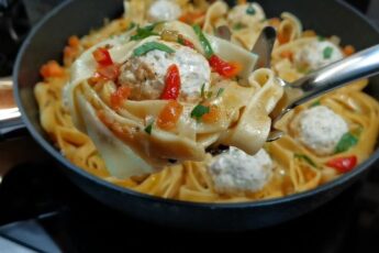 Приготування страви з макаронів